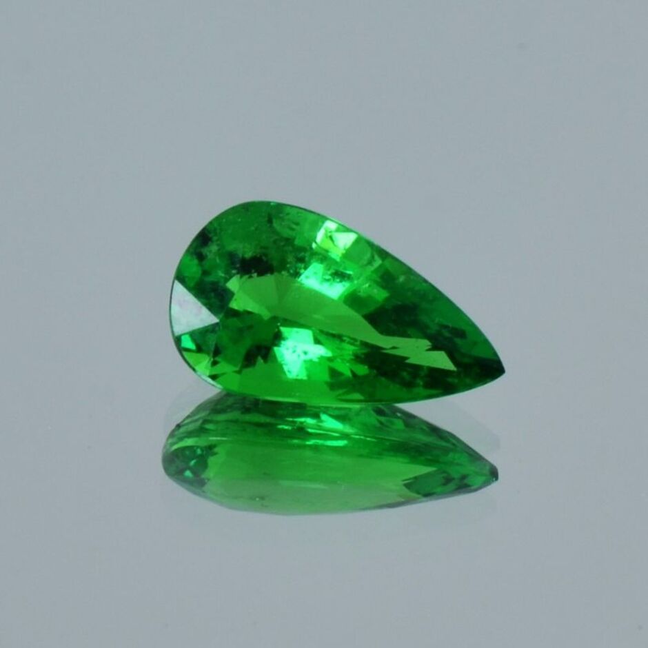 Tsavorite Garnet pear intense green 2.36 ct.