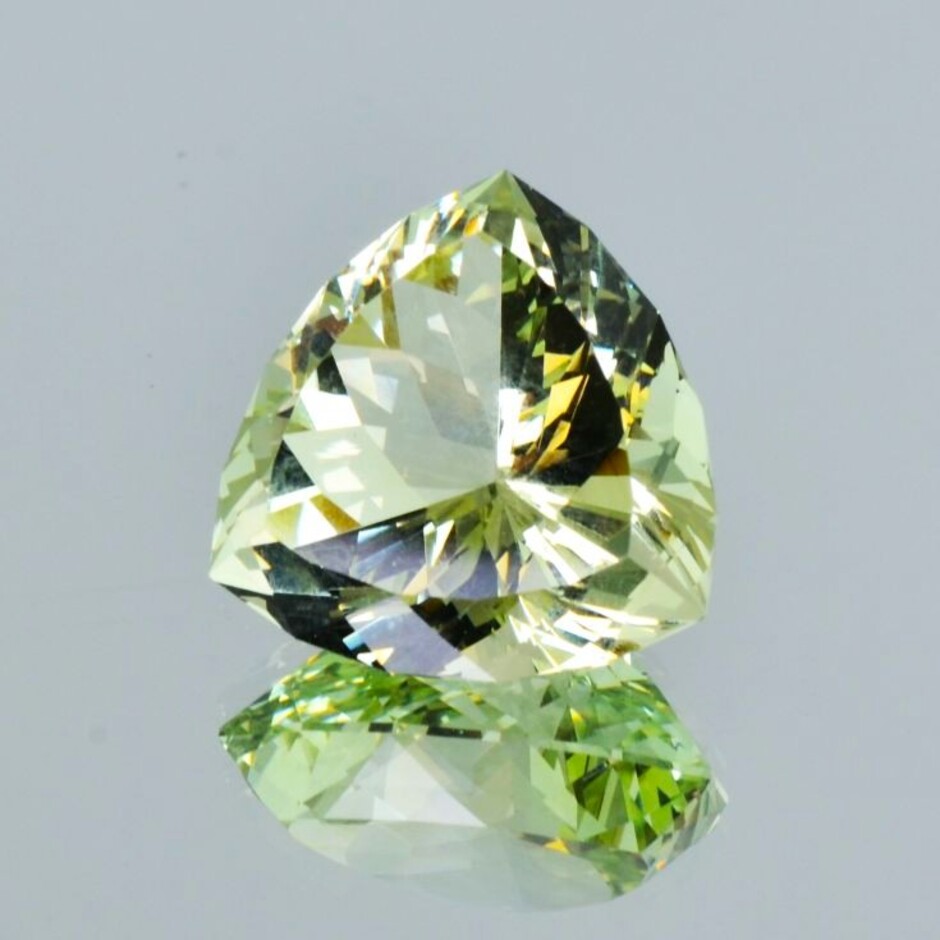 Heliodor Beryll trillion light yellow green 15.20 ct.