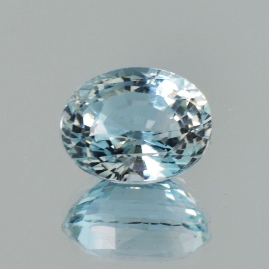 Topas oval hellblau unbehandelt 9,57 ct.