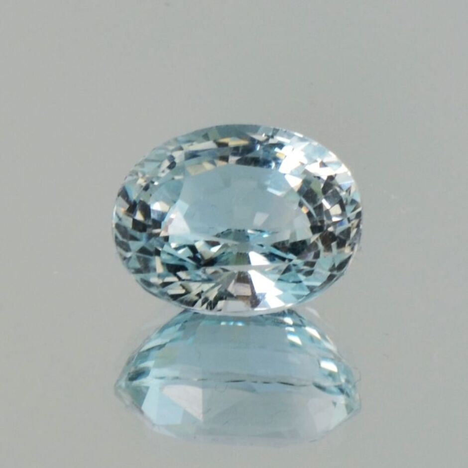 Topas oval hellblau unbehandelt 9,57 ct.