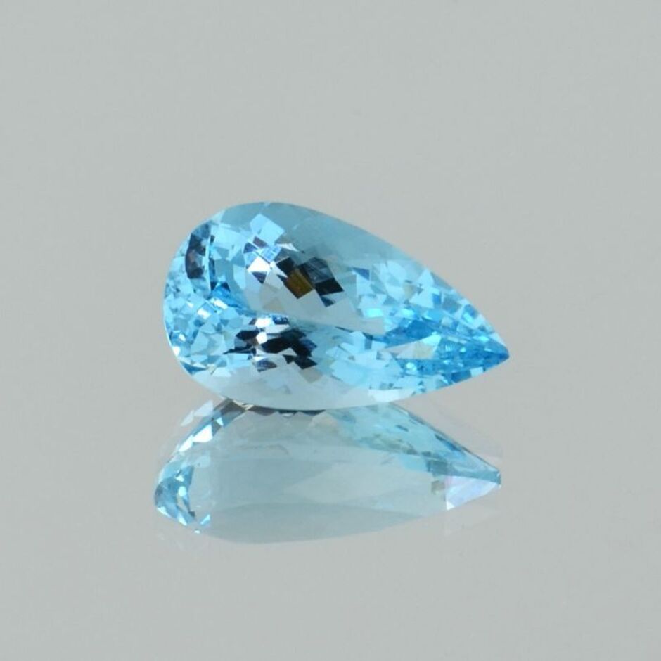 Aquamarine pear light blue 4.31 ct.