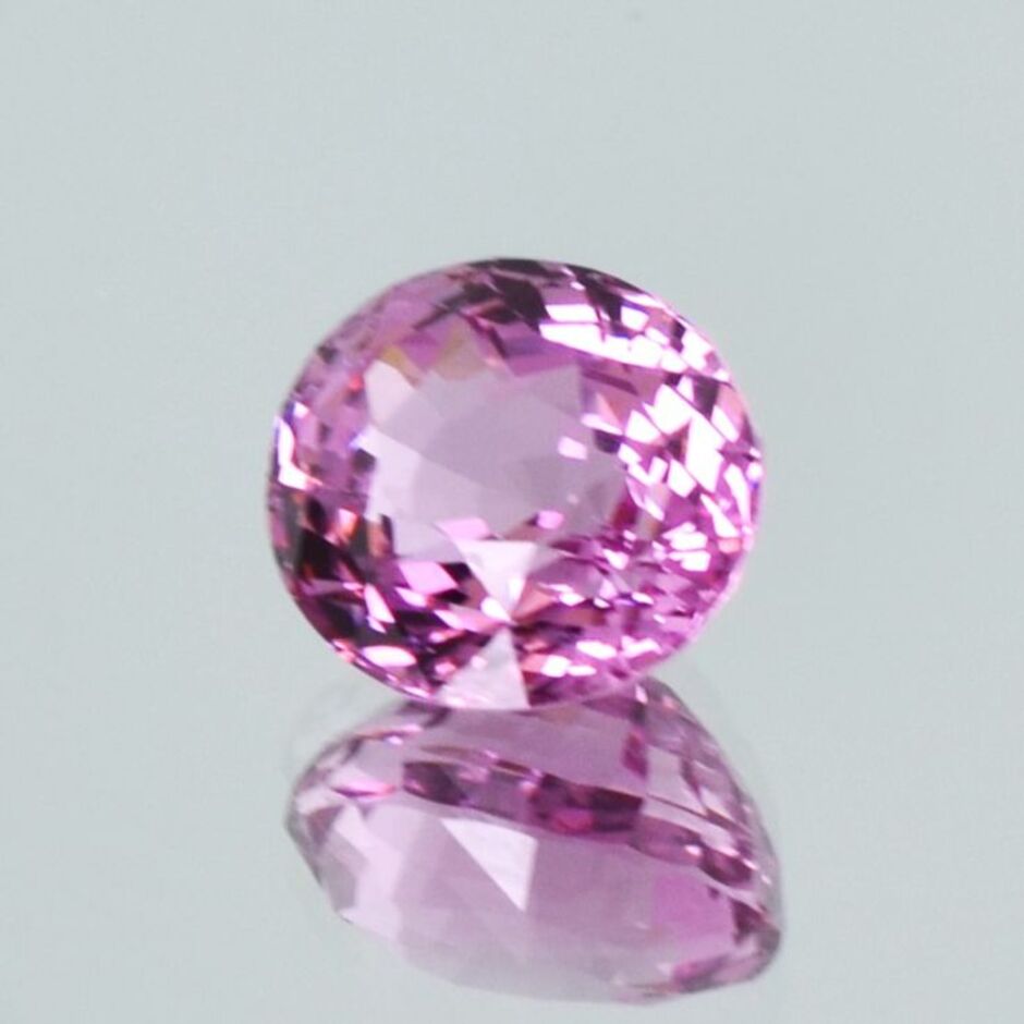 Spinel oval pink untreated 4.63 ct.