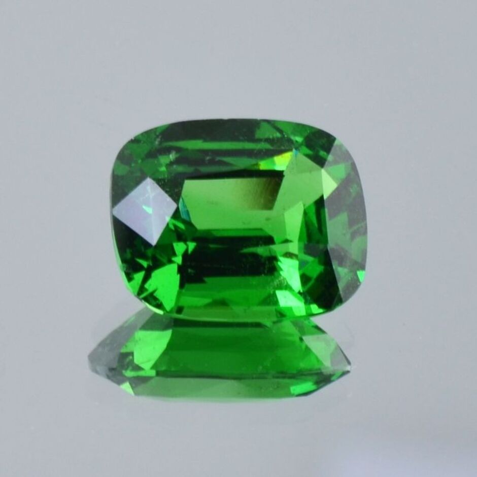 Tsavorit Granat antik intensives Grün 4,24 ct.