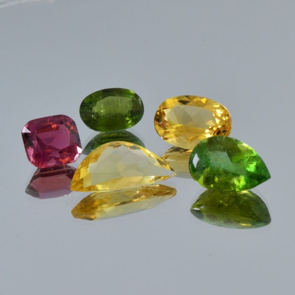 Gemischtes Farbsteine Lot facettiert multicolor 25,57 ct.