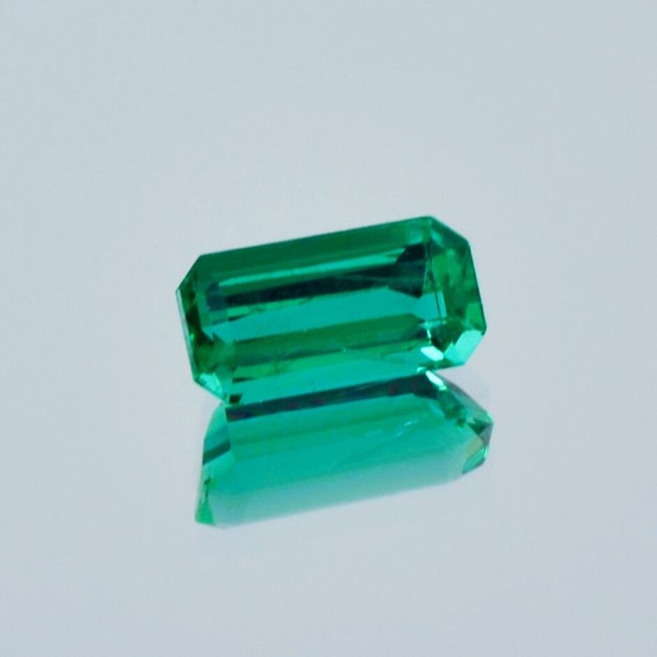 Smaragd octagon grün 1,58 ct.