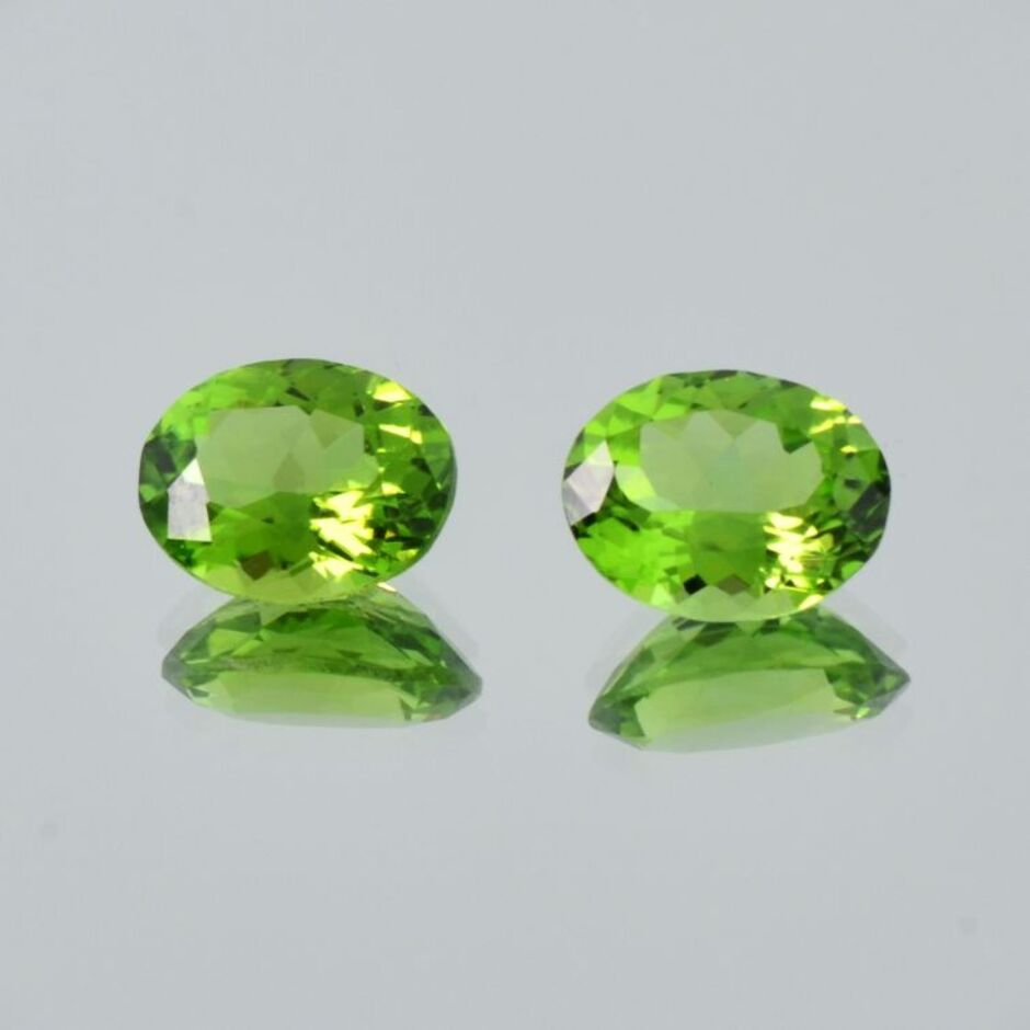 Peridot Duo oval grün 5,22 ct.