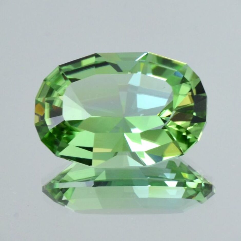 Turmalin Design-Oval mintgrün 26,76 ct.