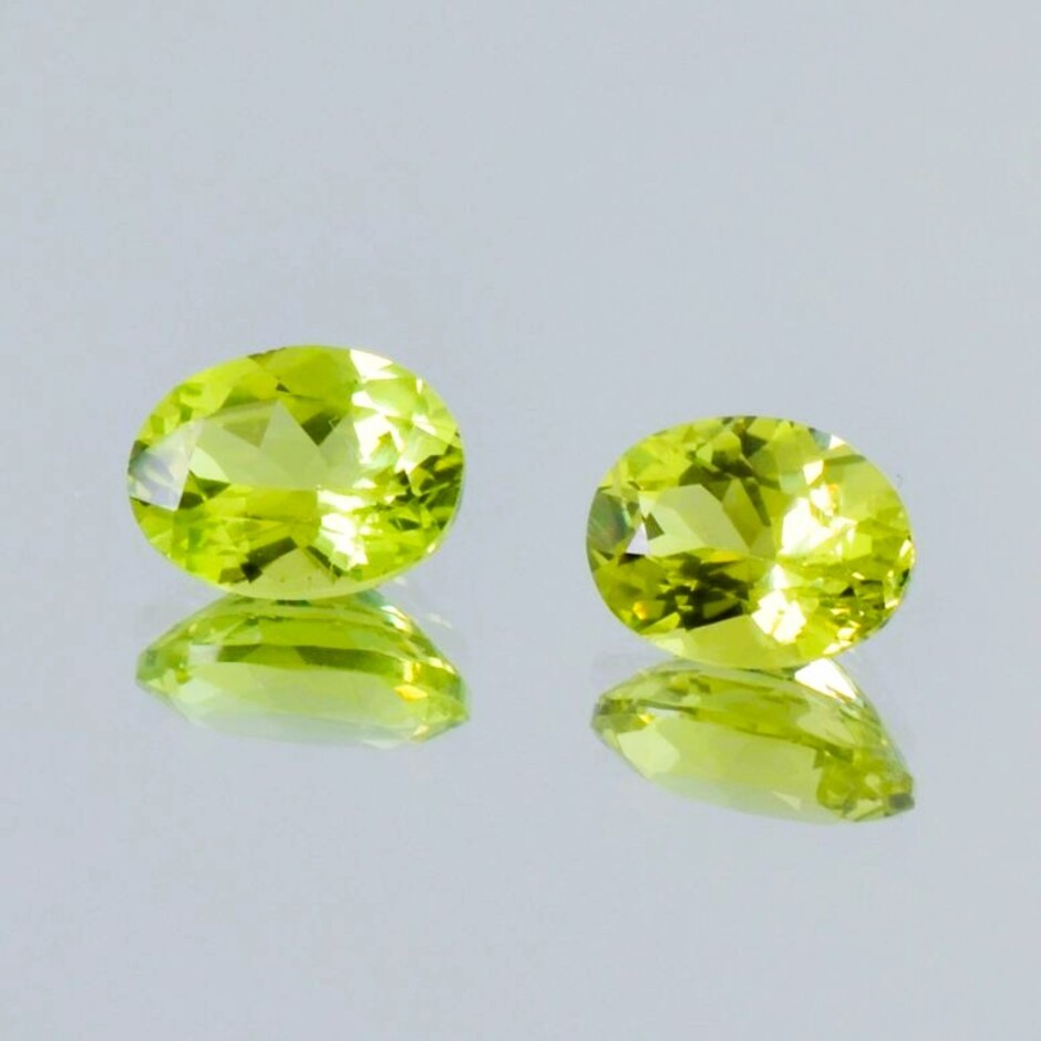 Chrysoberyl Pair oval 3.10 ct.