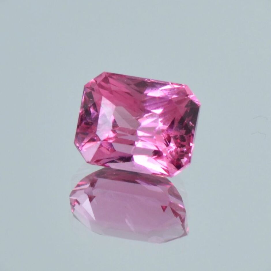 Spinell octagon-princess rosa-pink 2,69 ct.