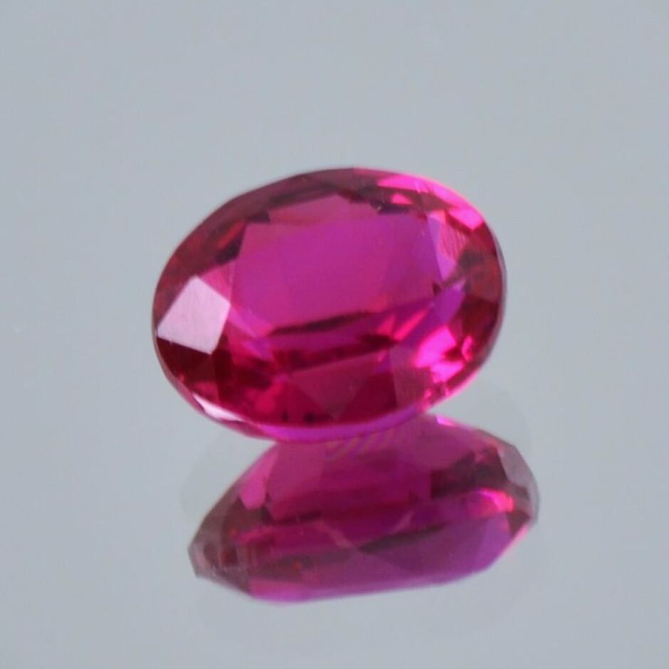 Rubin oval pink-rot unbehandelt 1,53 ct.