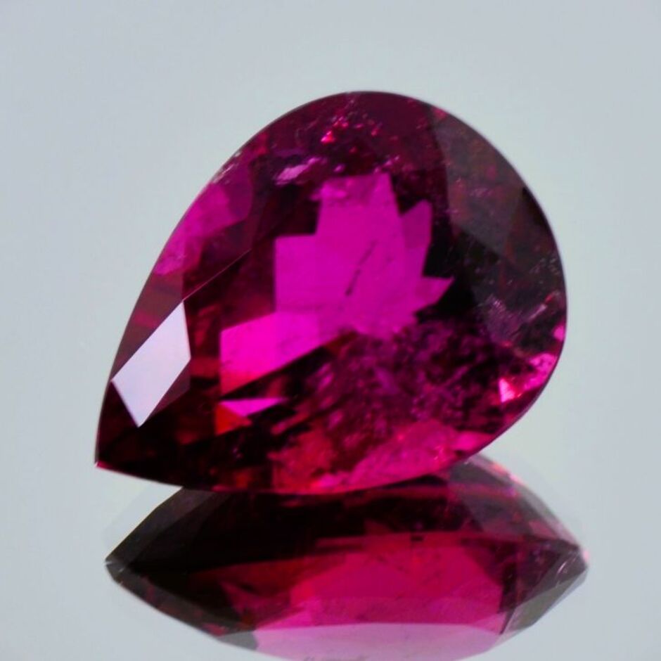 Rubellit Turmalin Tropfen purpurrot 20,290 ct