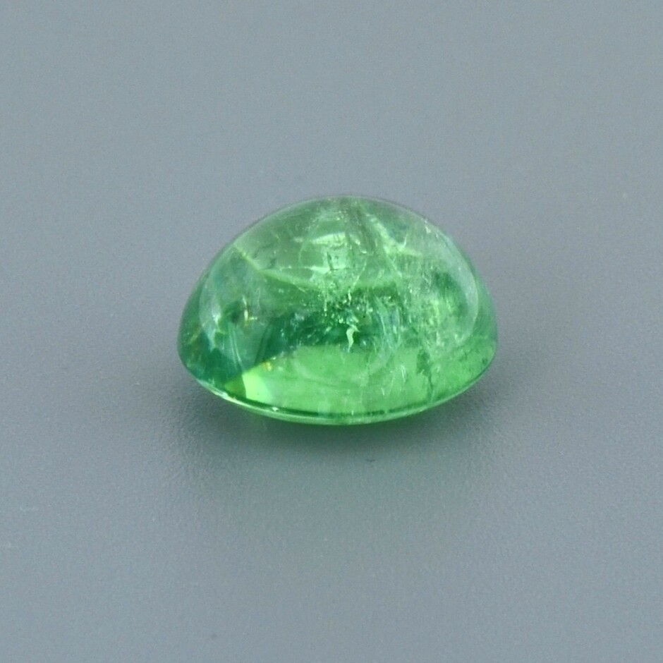 Granat Grossular Cabochon oval mintgrün 8,73 ct.