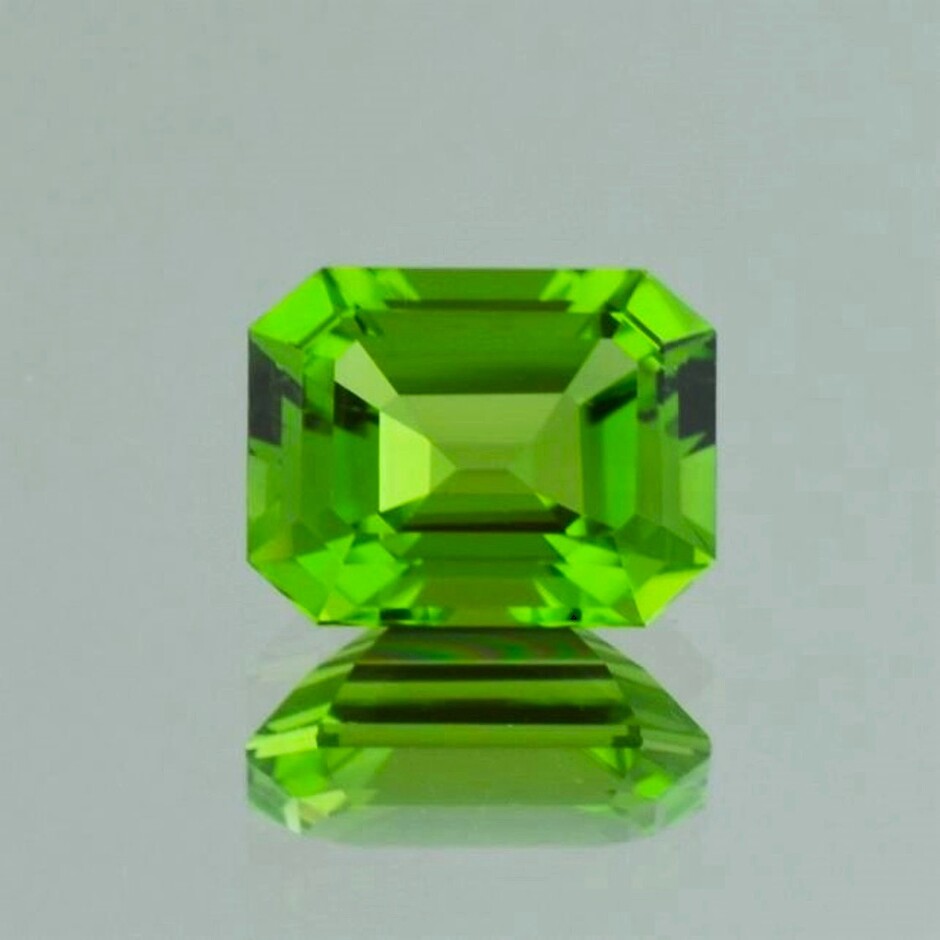 Peridot octagon grün 6,63 ct