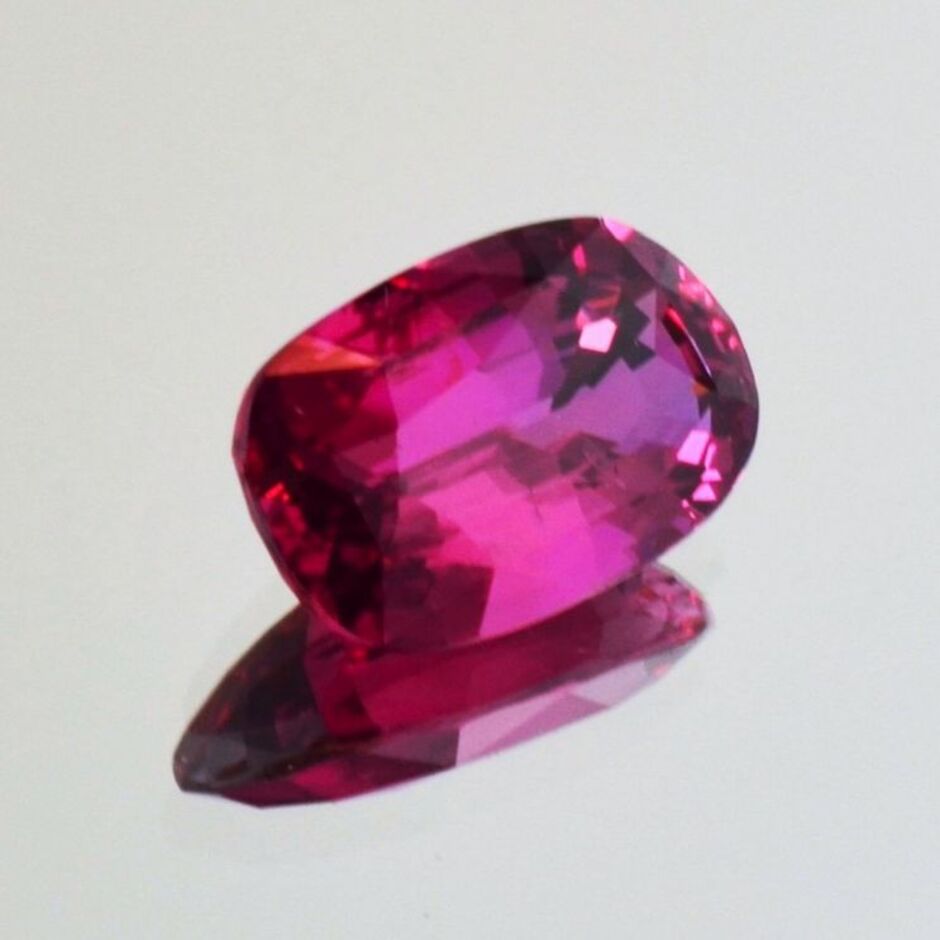 Rubin antikoval pink-purpurrot unbehandelt 3,67 ct.