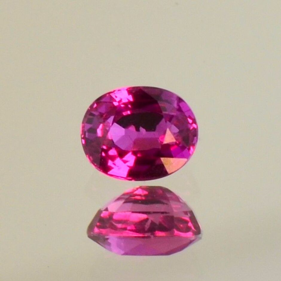 Rubin oval pink-rot ungebrannt 0,83 ct